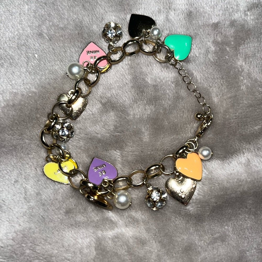 EUC MACYS SWEETHEART BRACELET - Picture 2 of 4